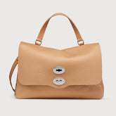 BORSA POSTINA® MEDIUM IN PELLE MARTELLATA BROWN AMARETTO - Borse Autunno Inverno | Zanellato